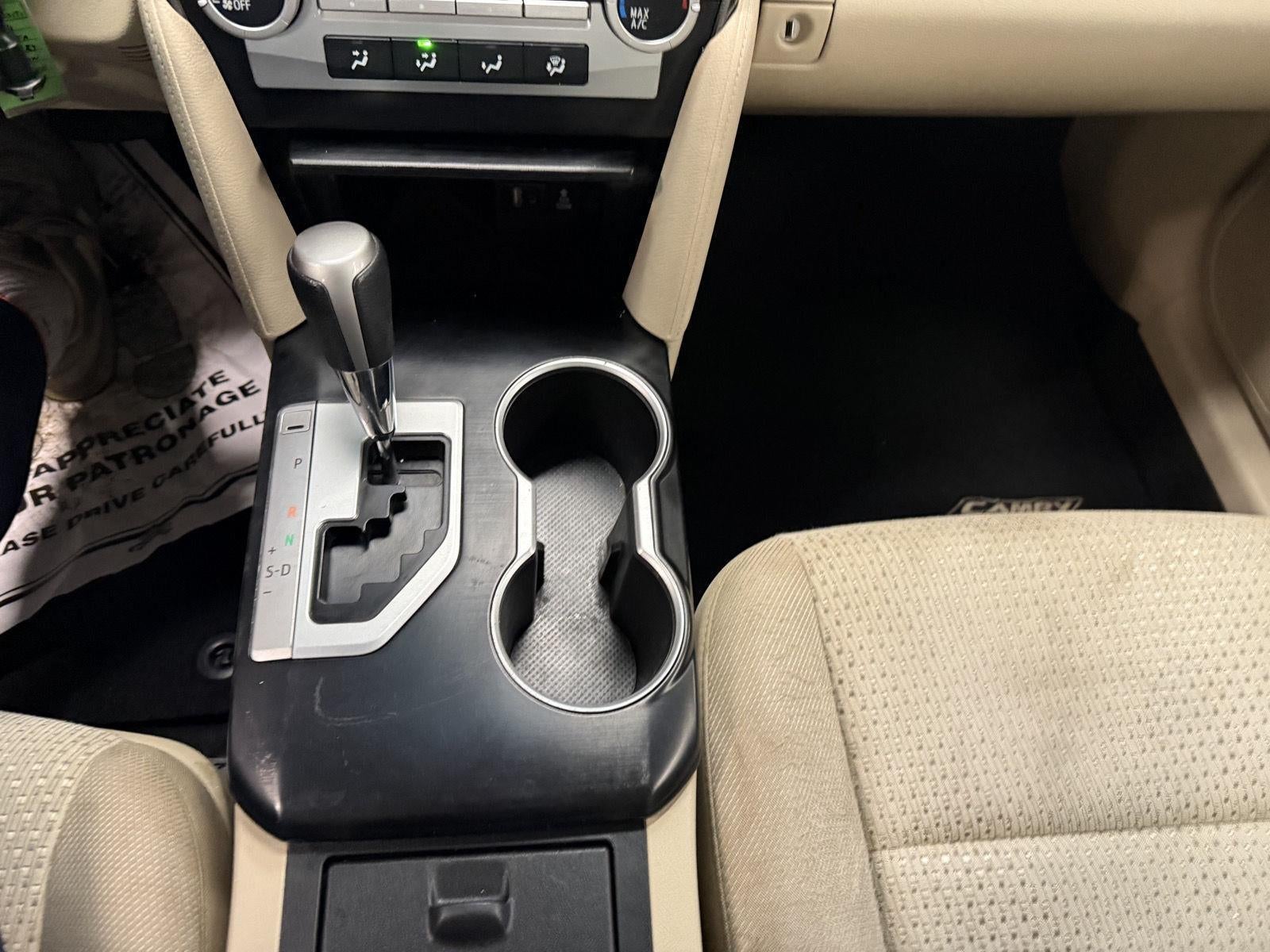 2014 Toyota CAMRY SE