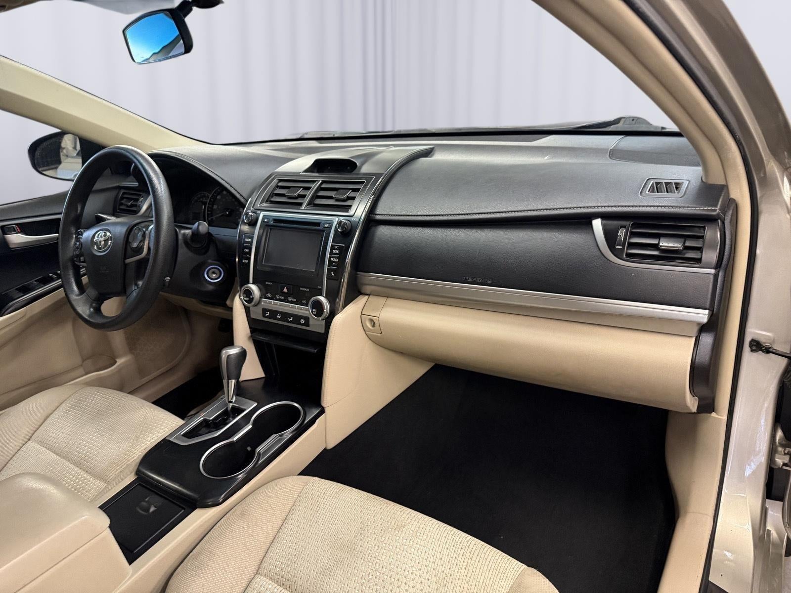 2014 Toyota CAMRY SE