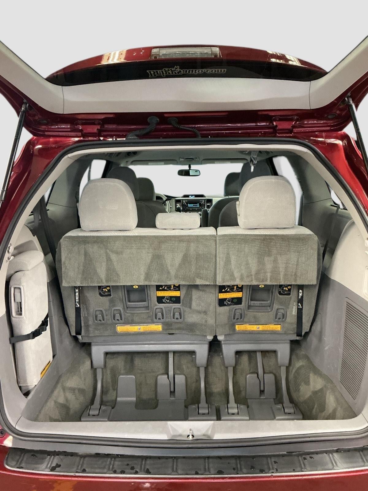 2011 Toyota Sienna LE 7-Passenger