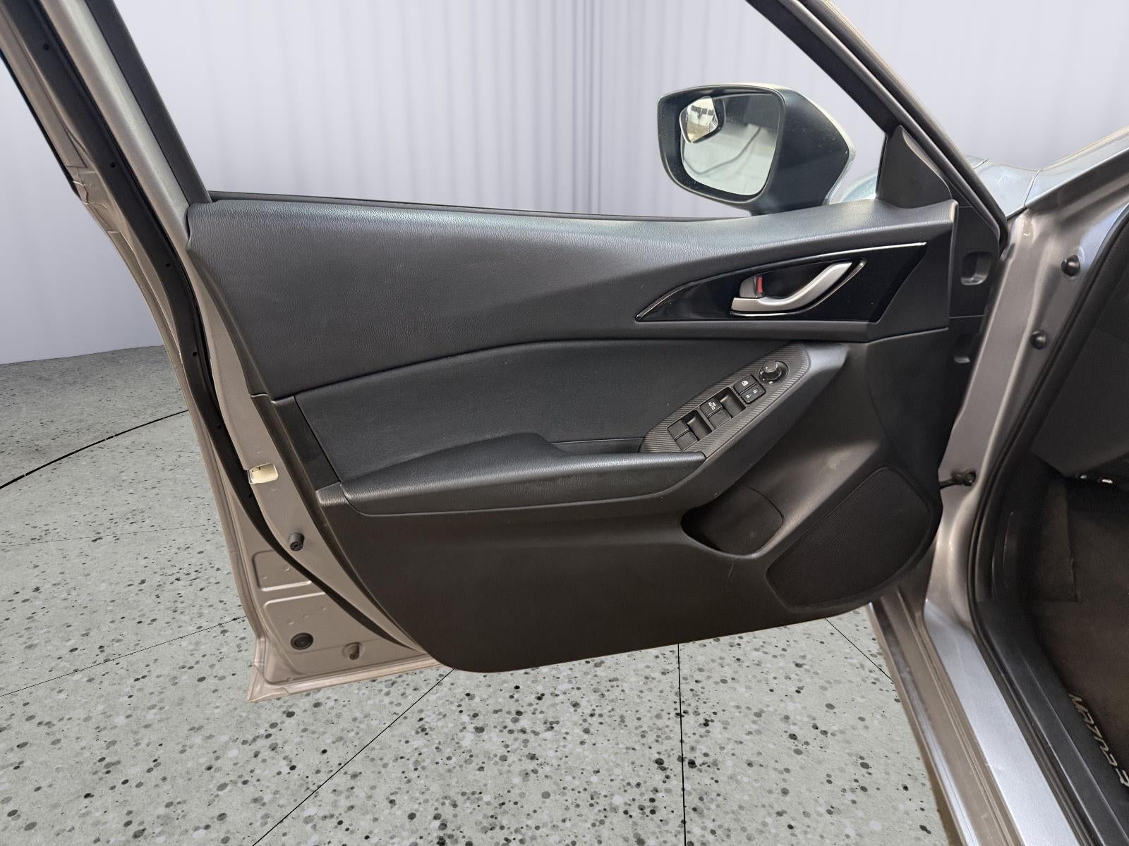 2016 Mazda Mazda3 i Sport