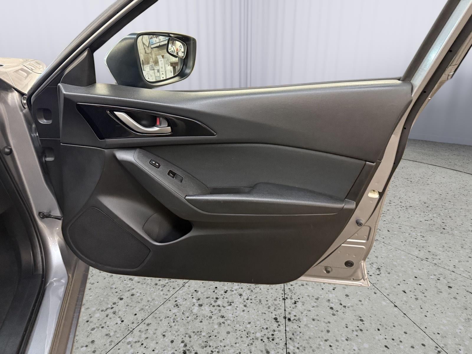 2016 Mazda Mazda3 i Sport