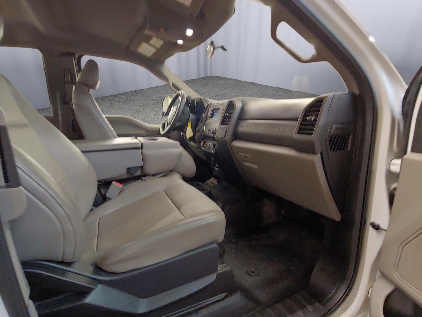 2017 Ford Super Duty F-350 DRW XL