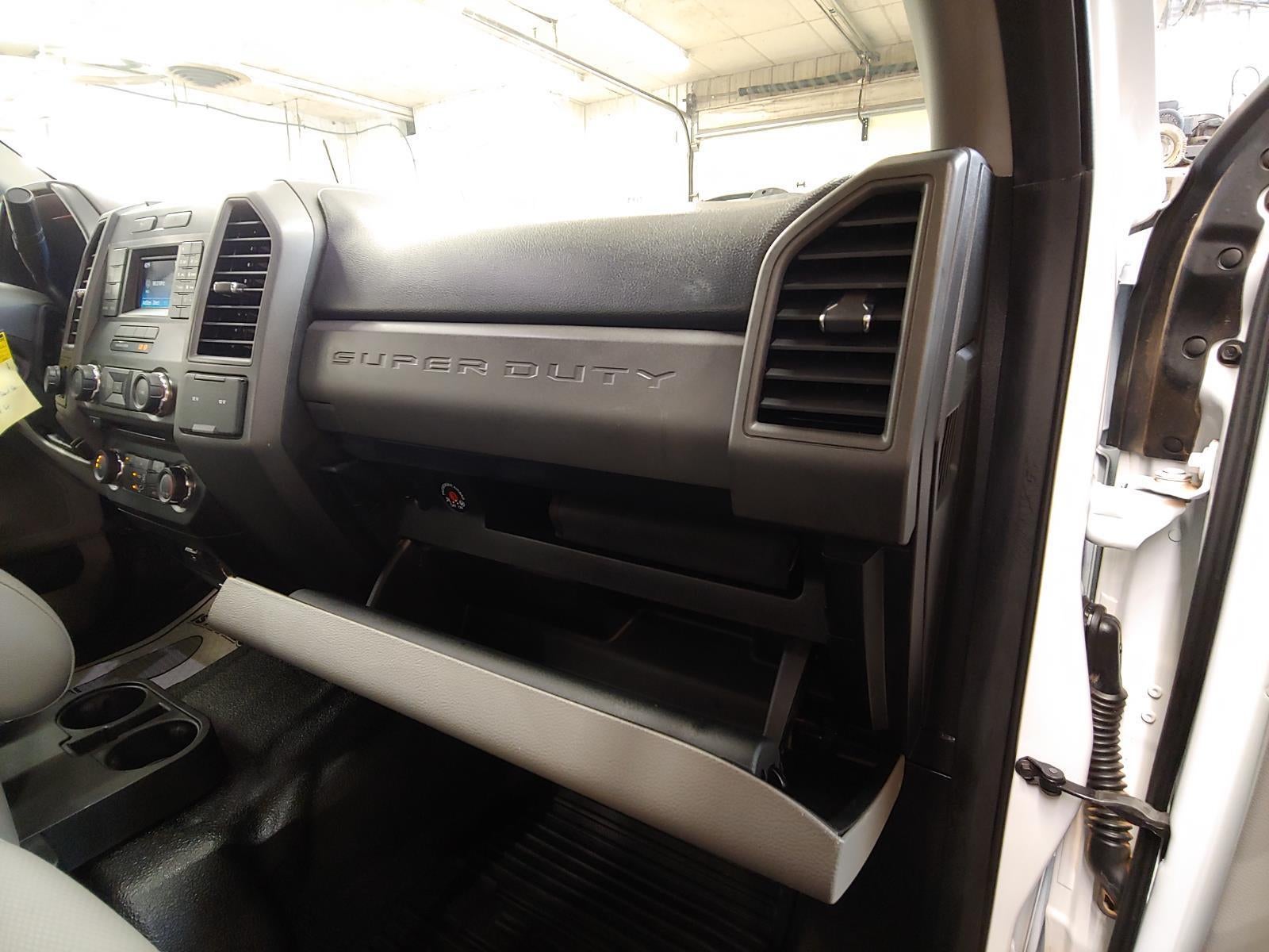 2017 Ford Super Duty F-350 DRW XL