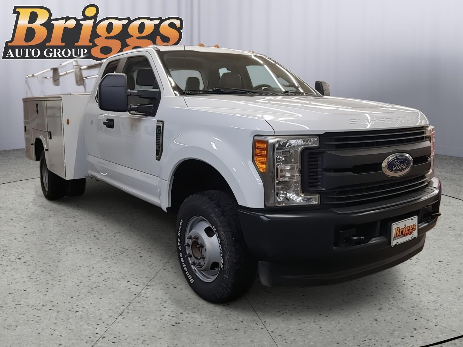 2017 Ford Super Duty F-350 DRW XL