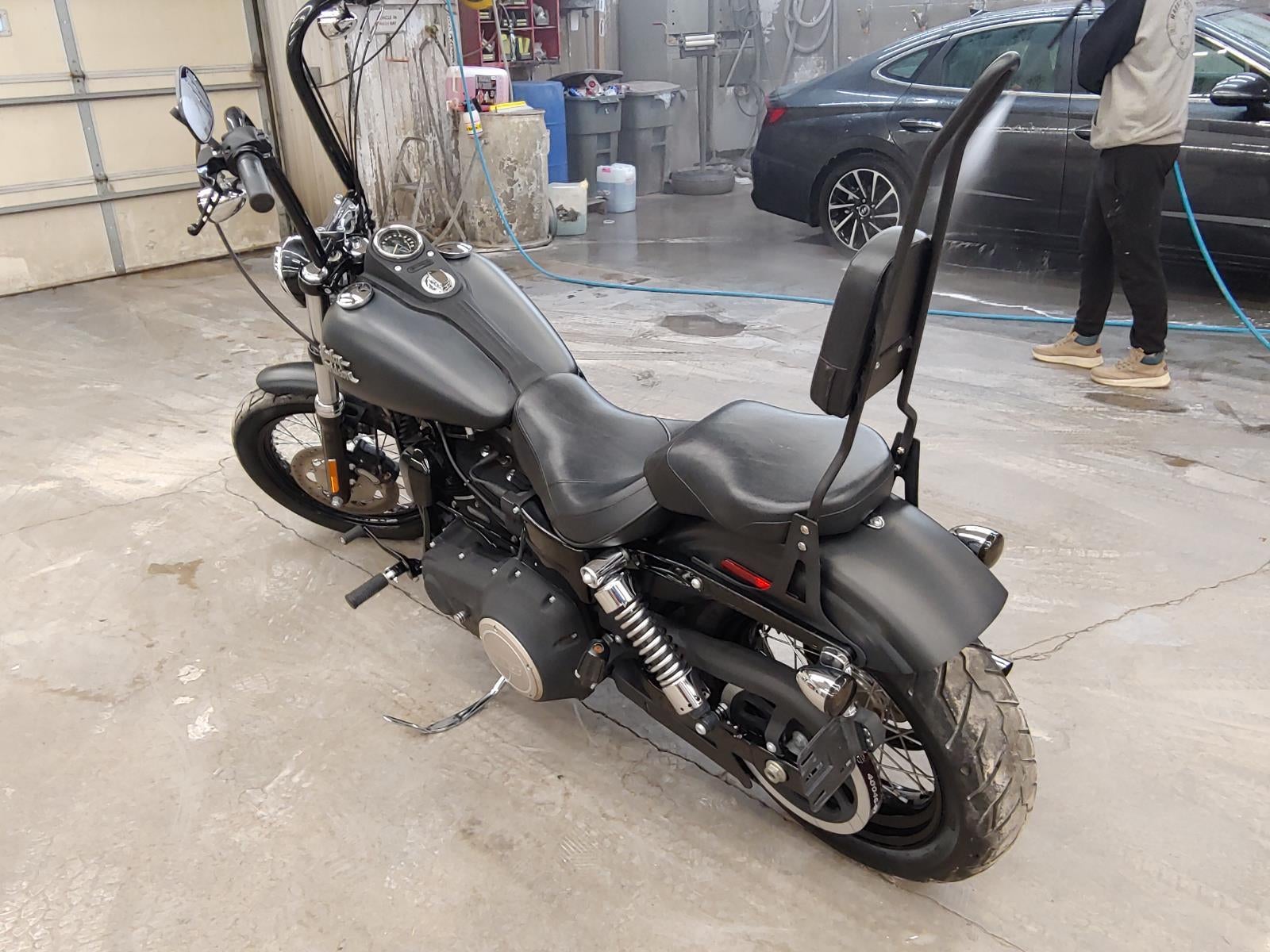 2015 HARLEY-DAVIDSON STREET Base