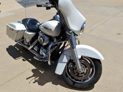 2008 HARLEY-DAVIDSON STREET GLIDE Base