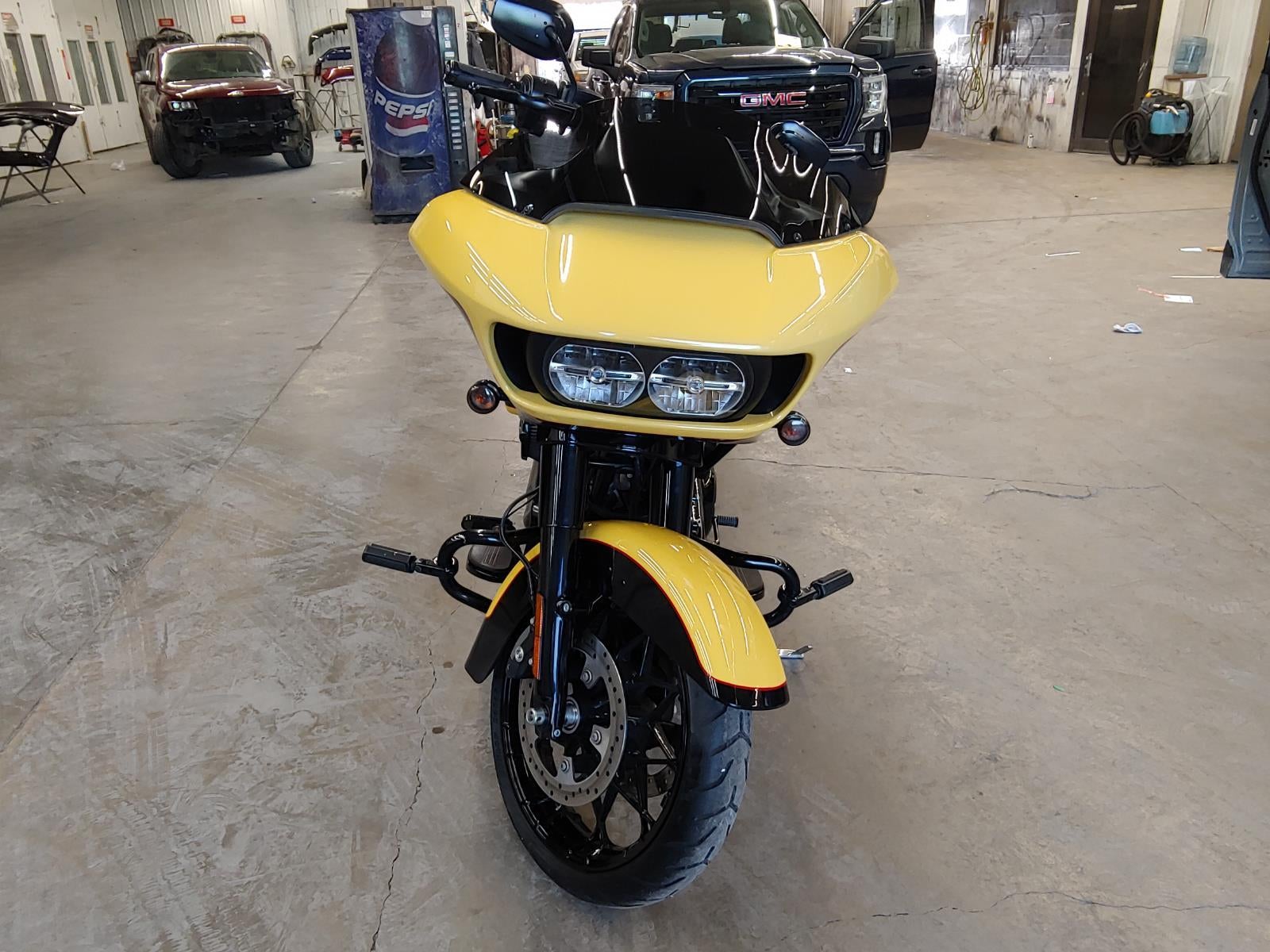 2023 HARLEY-DAVIDSON ROAD GLIDE Base