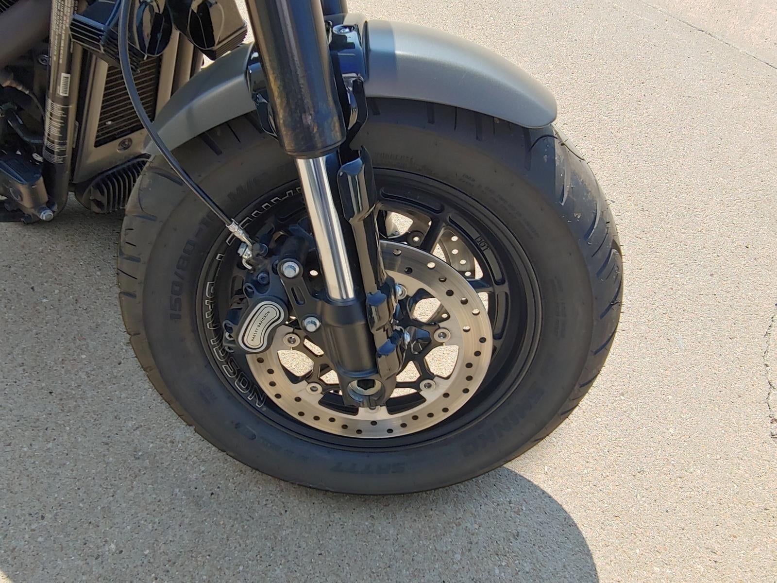 2018 HARLEY-DAVIDSON FXFBS FAT BOB Base