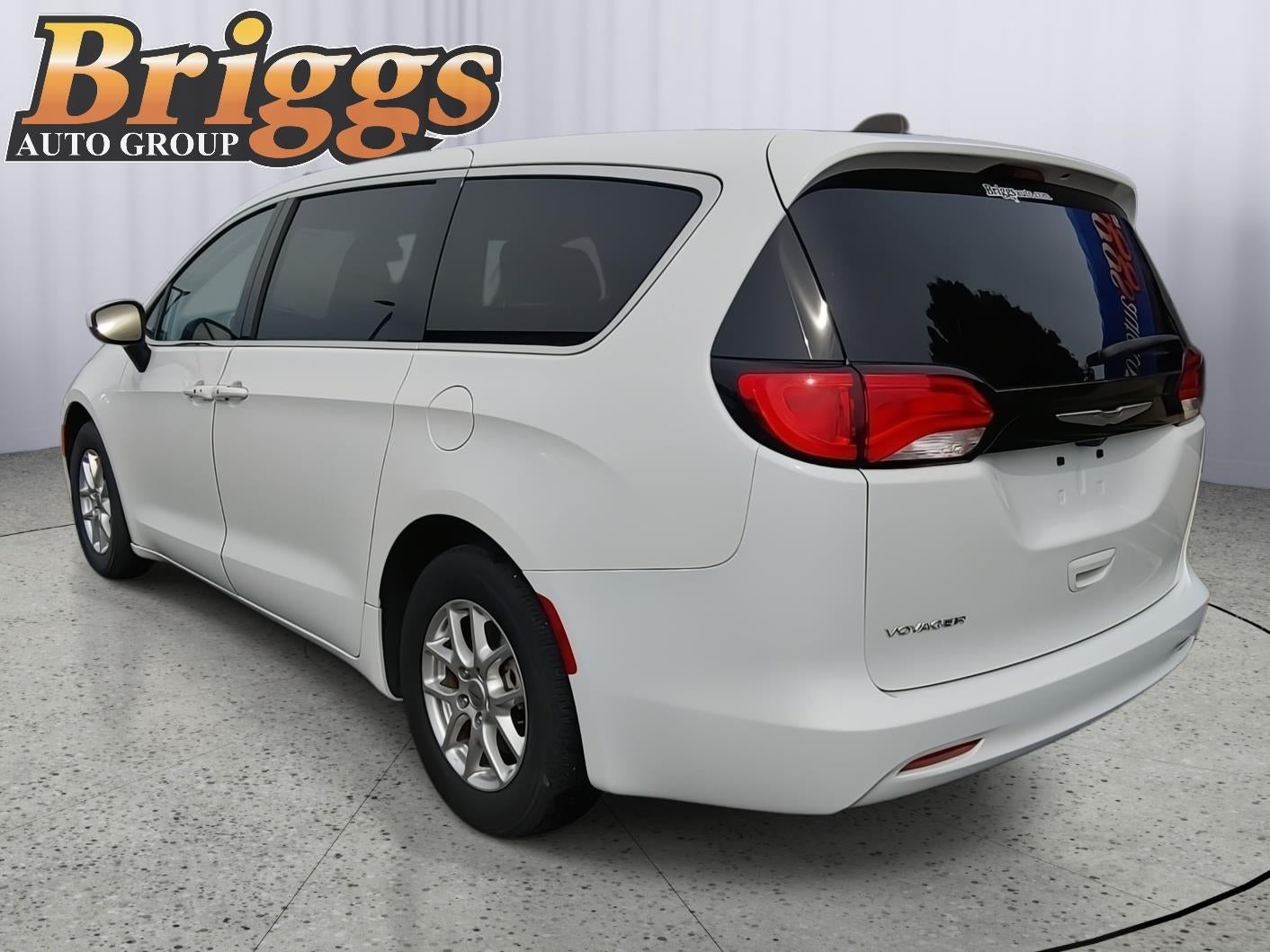 2023 Chrysler Voyager LX