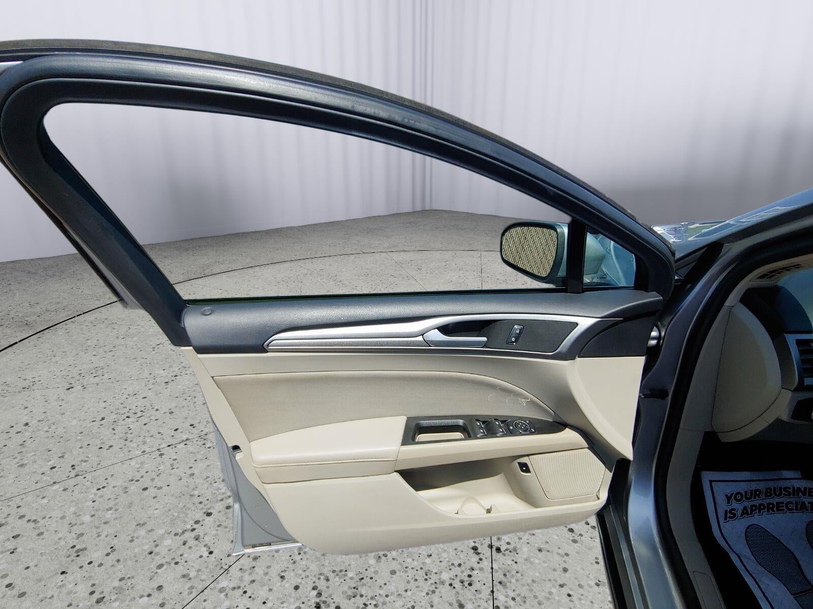 2020 Ford Fusion Hybrid SE