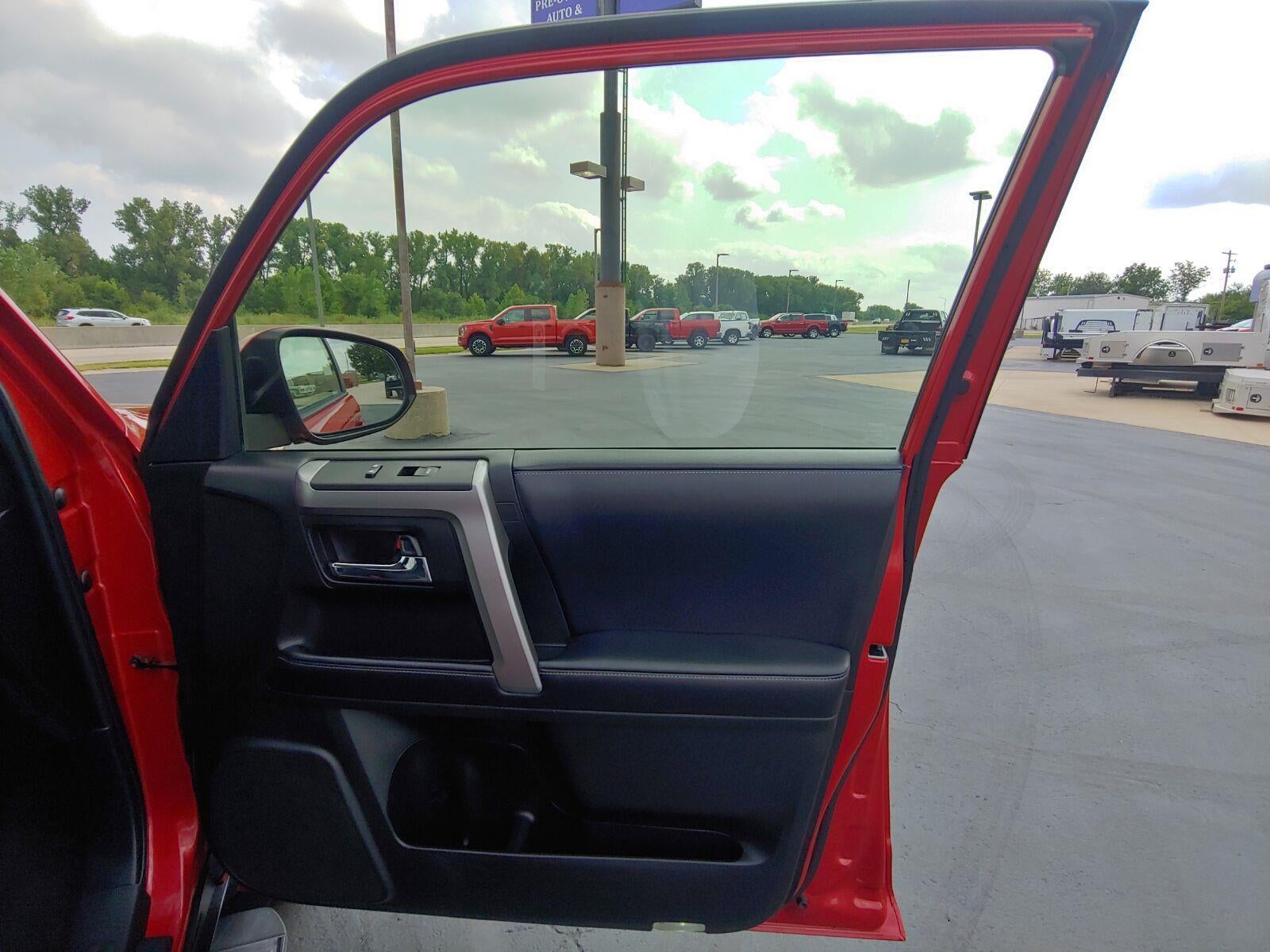 2019 Toyota 4 Runner Base