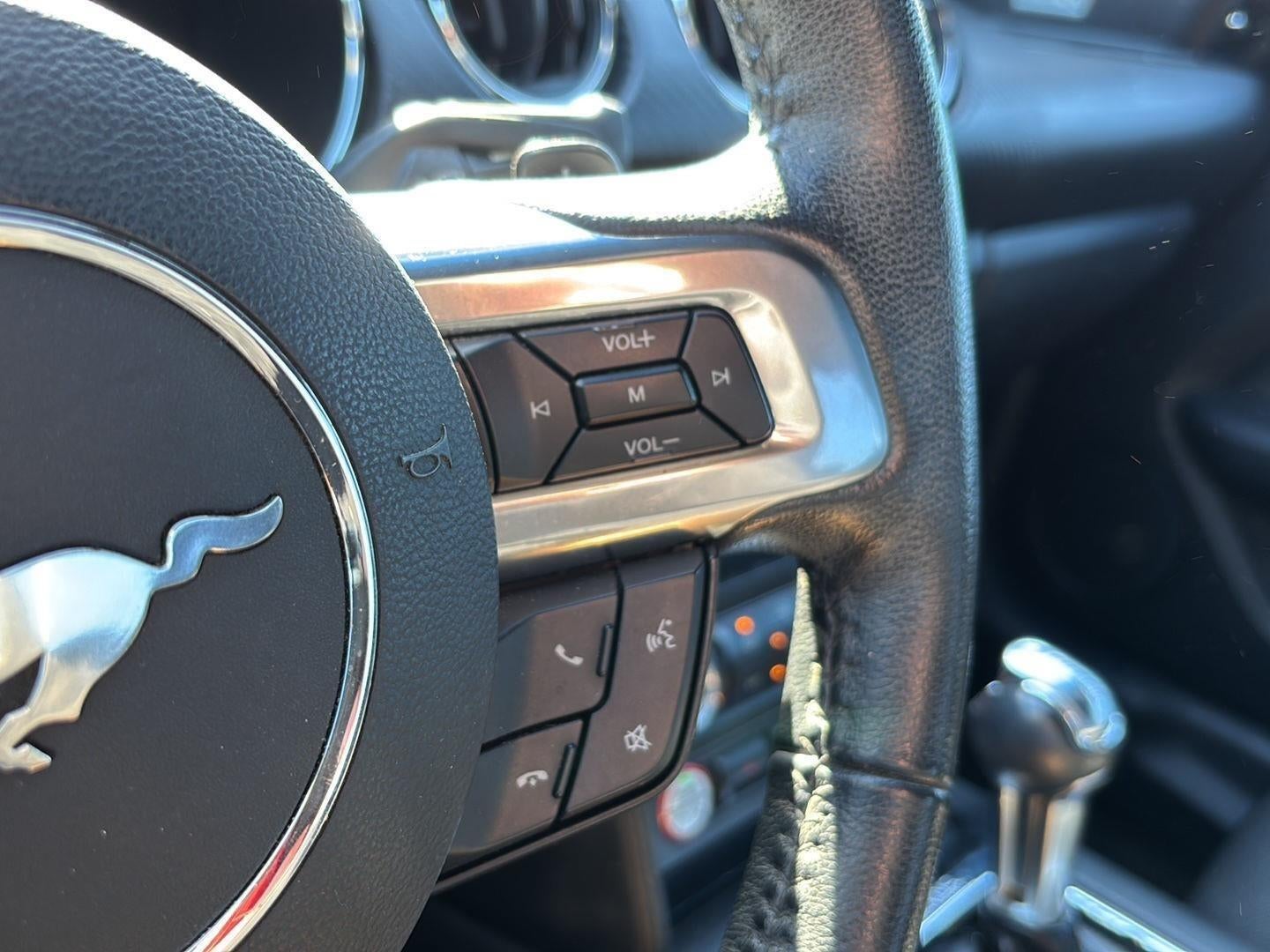 2015 Ford MUSTANG Base