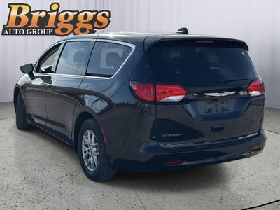 2022 Chrysler Voyager LX