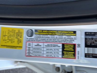 2022 Toyota Camry Hybrid LE