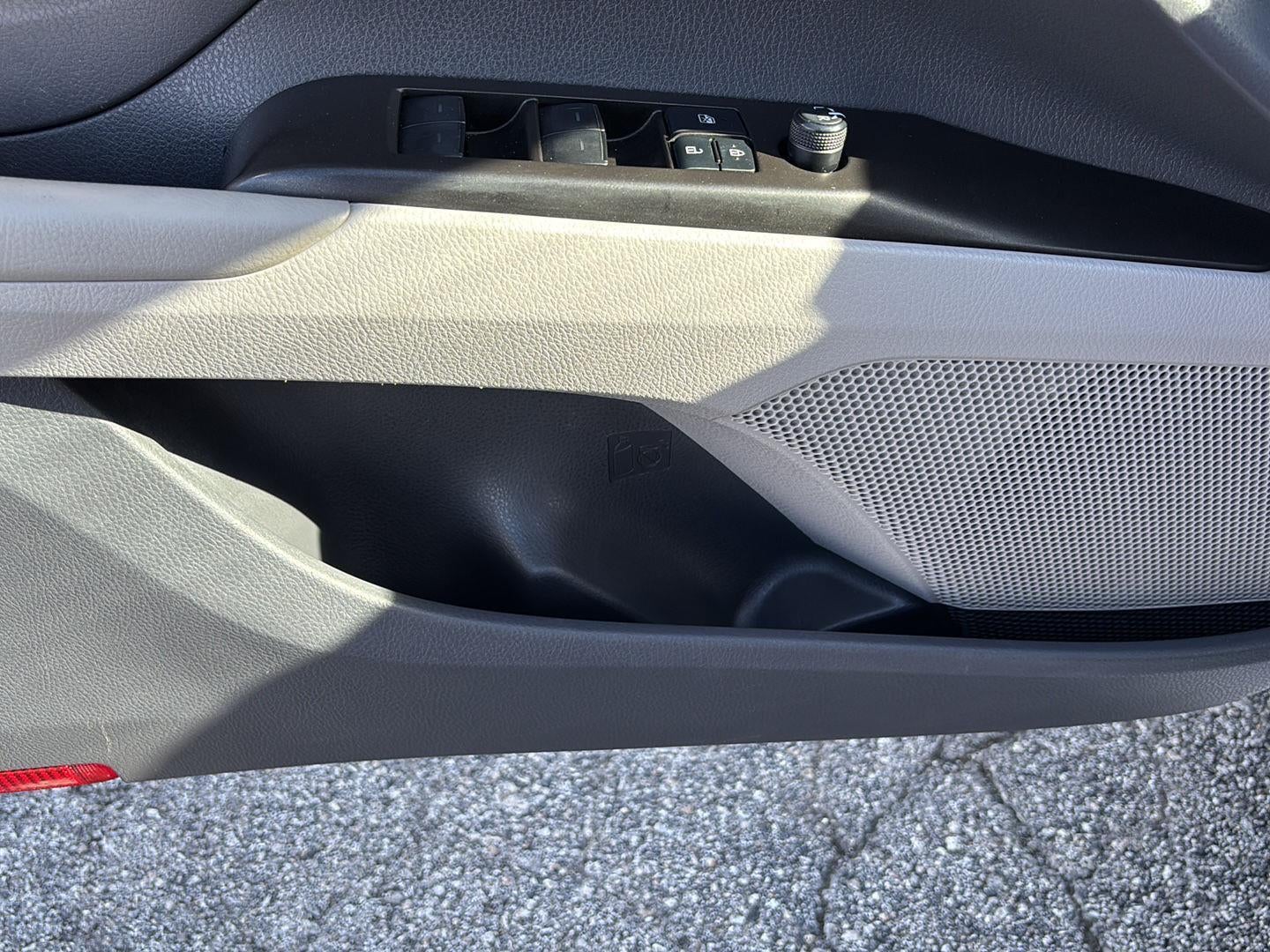 2022 Toyota Camry Hybrid LE