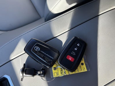 2020 Toyota Highlander Hybrid XLE