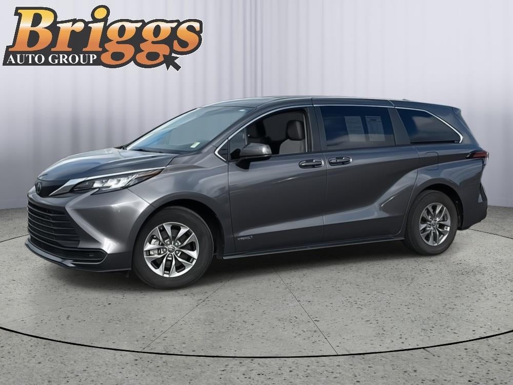 2021 Toyota Sienna LE